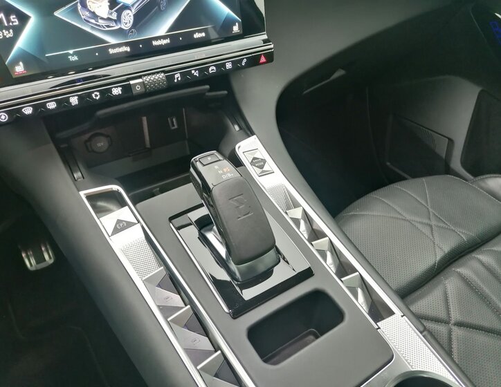 DS Automobiles DS7 Crossback 12