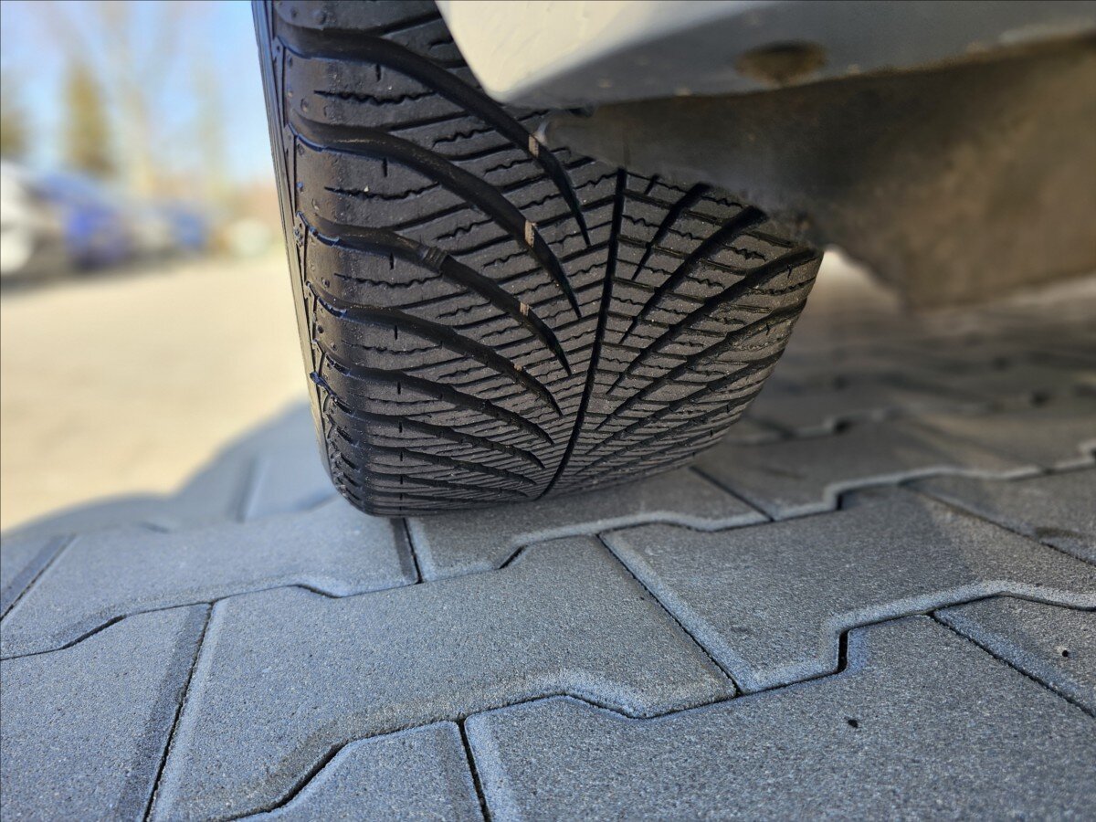 Škoda Rapid Hatchback 999,0 81 kw