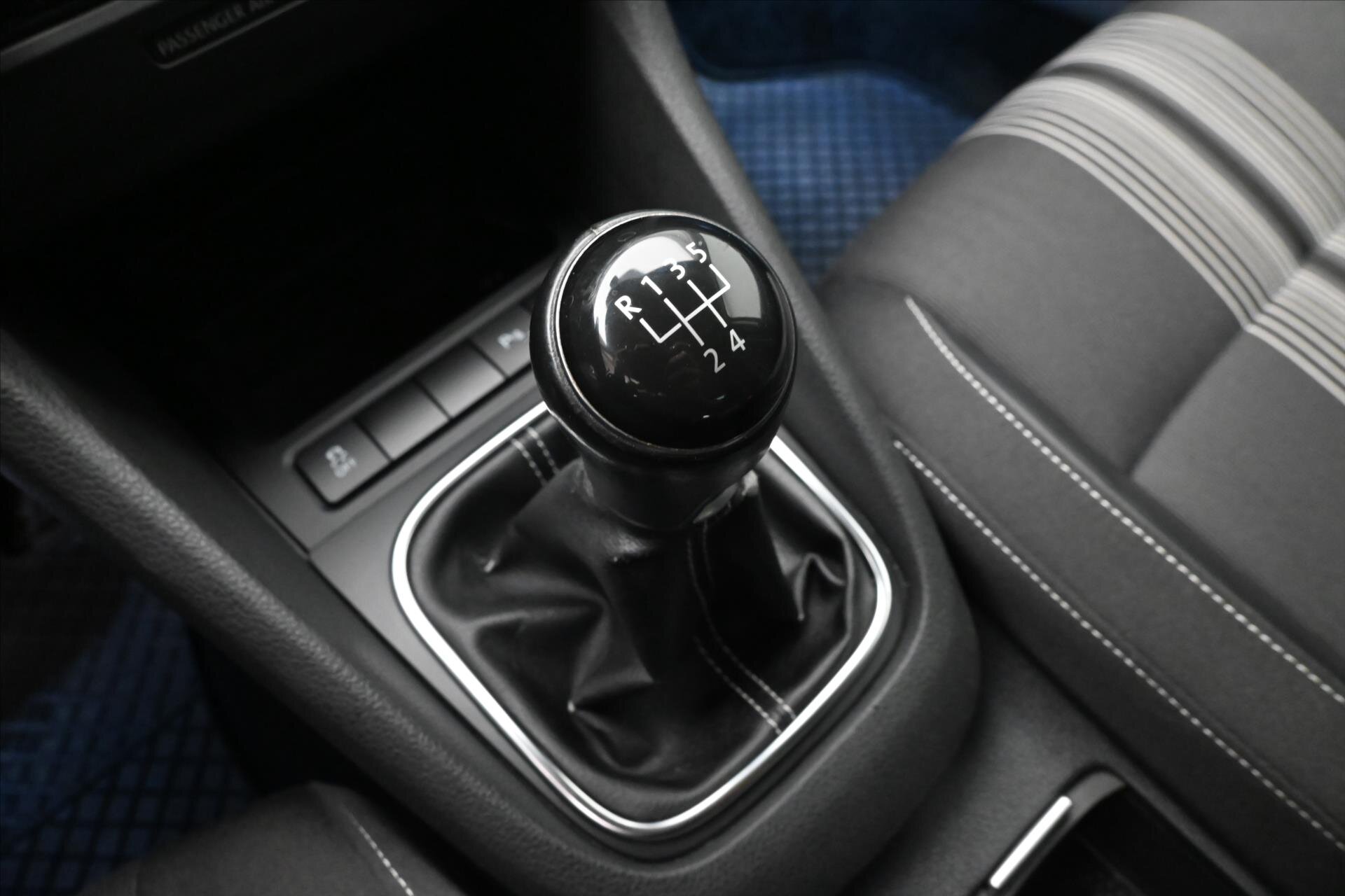 Volkswagen Golf Kombi 1,6 l 77 kw