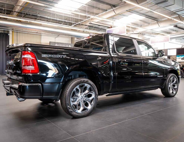 Dodge RAM 8