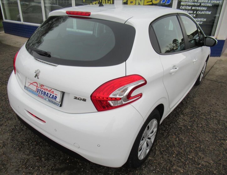 Peugeot 208 Hatchback 1,2 l 60 kw