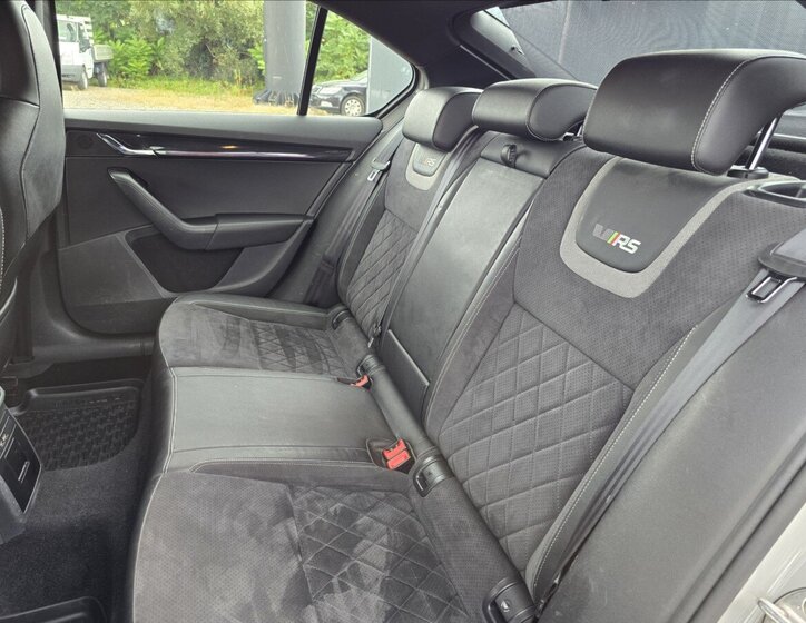 Škoda Octavia Sedan / Limuzína 2,0 l 135 kw