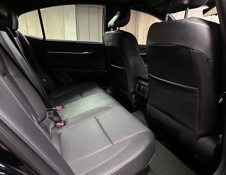 Toyota Camry Sedan / Limuzína 2,5 l 160 kw