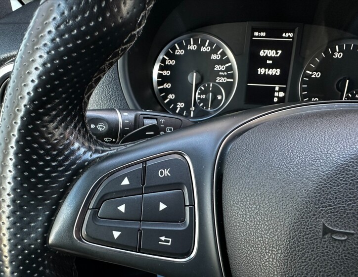 Mercedes-Benz Vito 21
