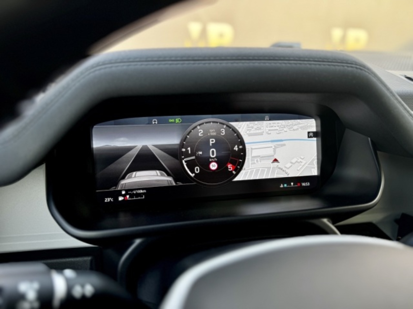 Land Rover Defender 31