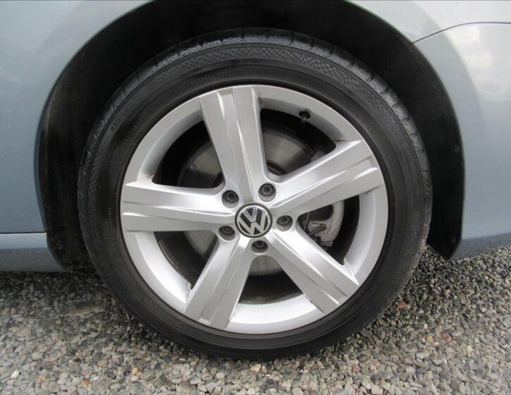 Volkswagen Passat Kombi 2,0 l 103 kw