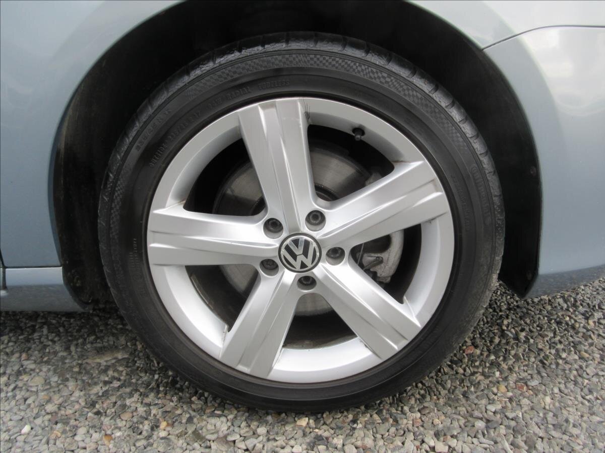 Volkswagen Passat Kombi 2,0 l 103 kw