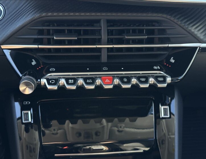 Peugeot 208 Hatchback 1,2 l 74 kw