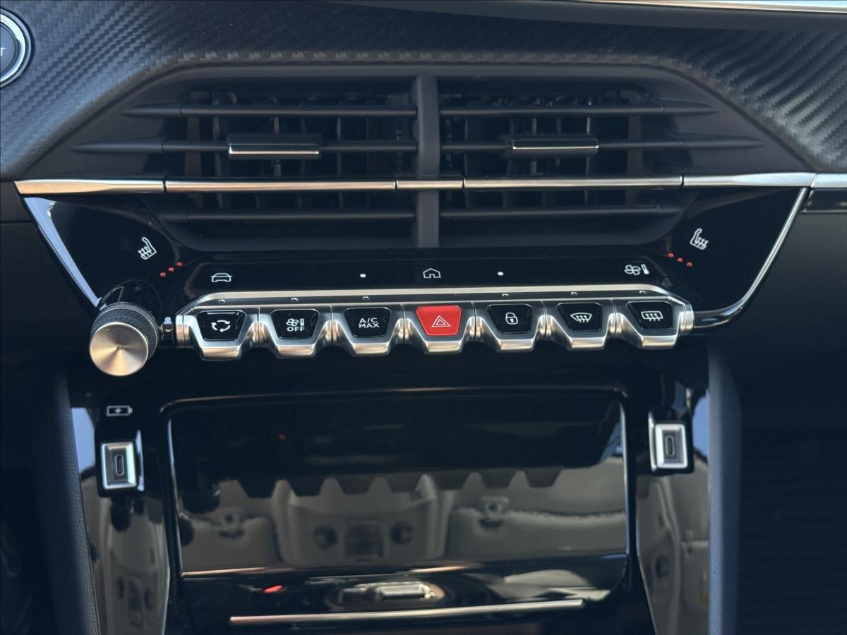 Peugeot 208 Hatchback 1,2 l 74 kw