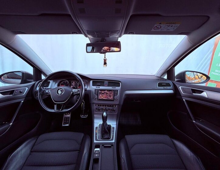 Volkswagen Golf Kombi 1,6 l 81 kw