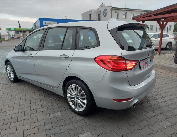 BMW Řada 2 6
