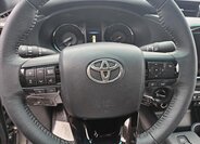 Toyota Hilux 8
