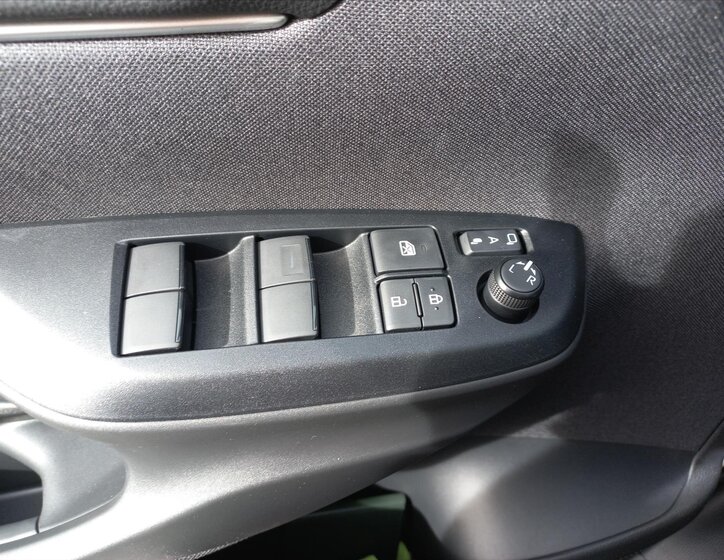 Toyota Yaris Cross CUV / Crossover 1,5 l 68 kw