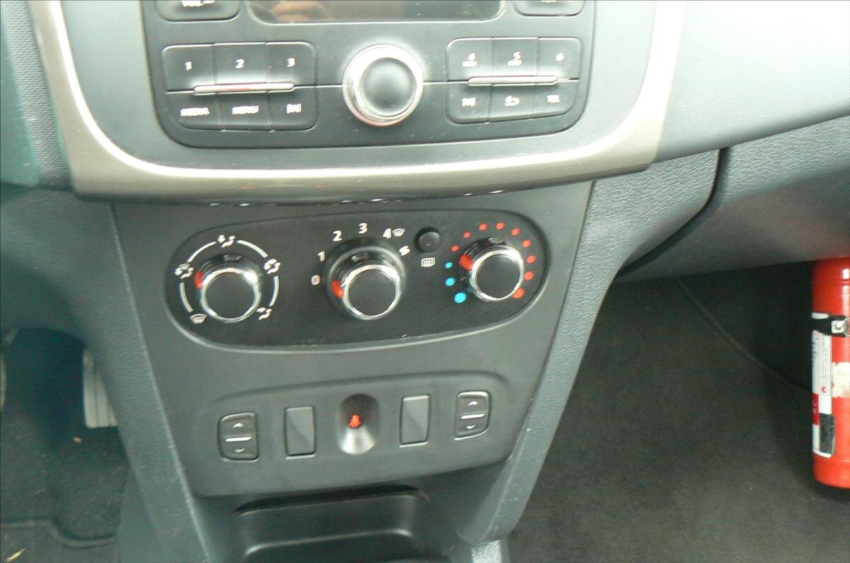 Dacia Sandero Hatchback 898,0 66 kw