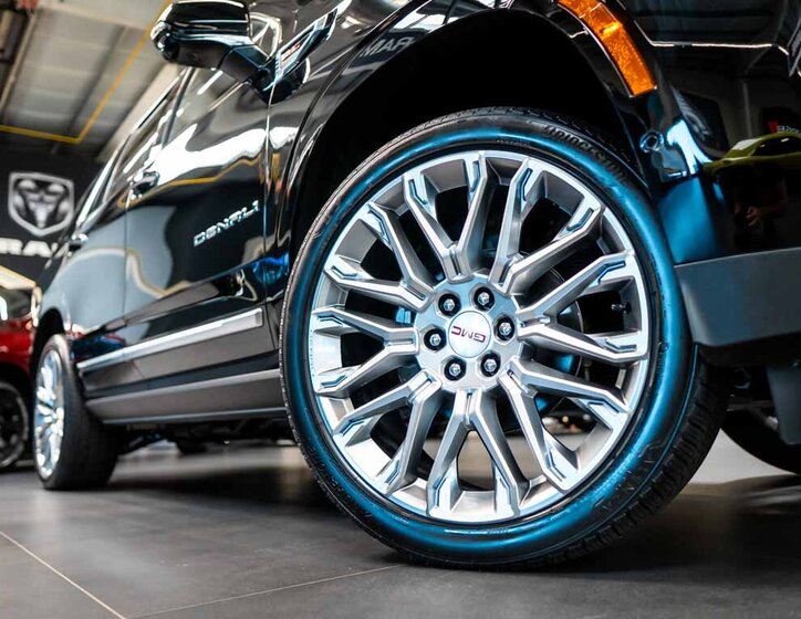 GMC Yukon SUV 6,2 l 313 kw