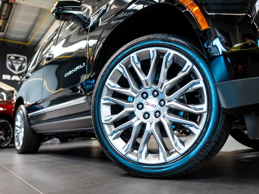 GMC Yukon SUV 6,2 l 313 kw