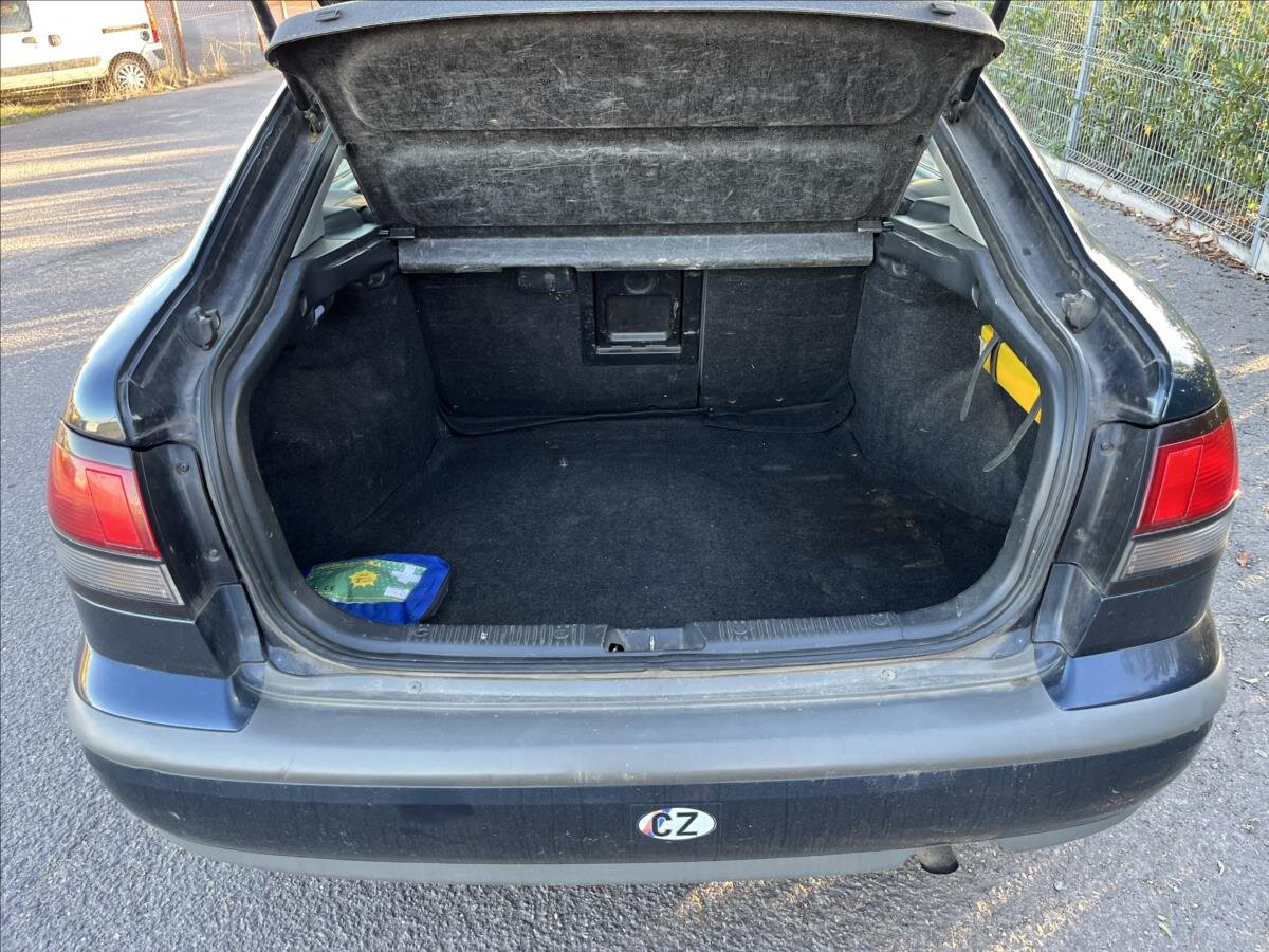 Mazda 626 Hatchback 2,0 l 85 kw