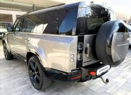 Land Rover Defender 4