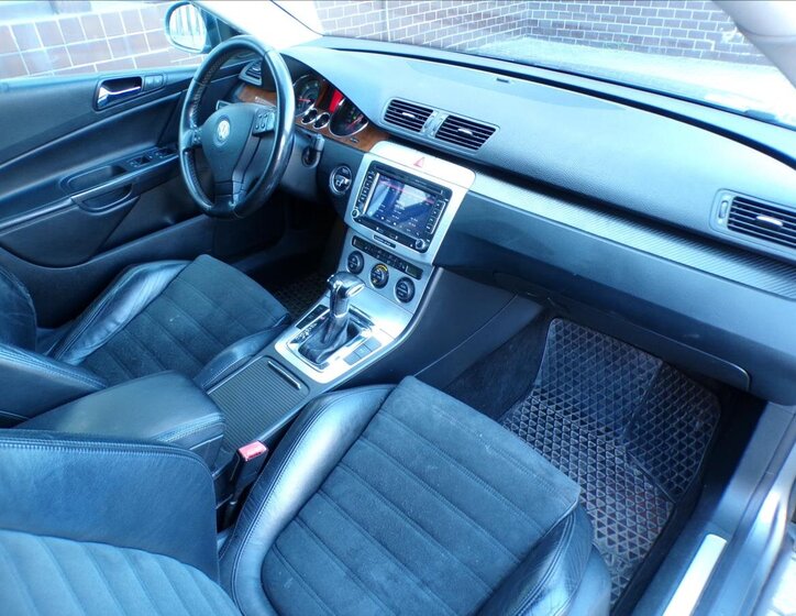 Volkswagen Passat Sedan / Limuzína 2,0 l 103 kw