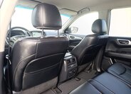 Nissan Pathfinder SUV 3,5 l 212 kw