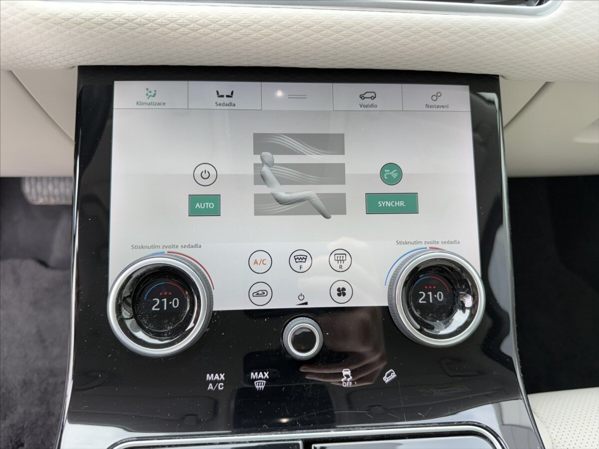 Land Rover Range Rover Velar SUV / Terénní 2,0 l 177 kw