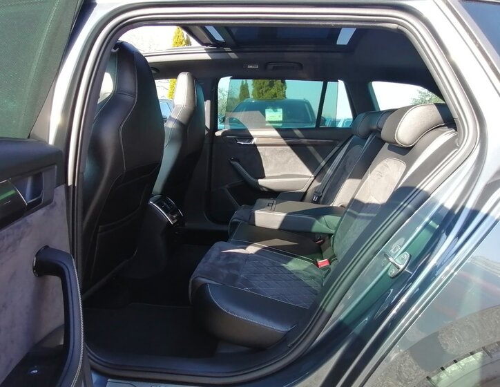 Škoda Superb Kombi 1,4 l 160 kw