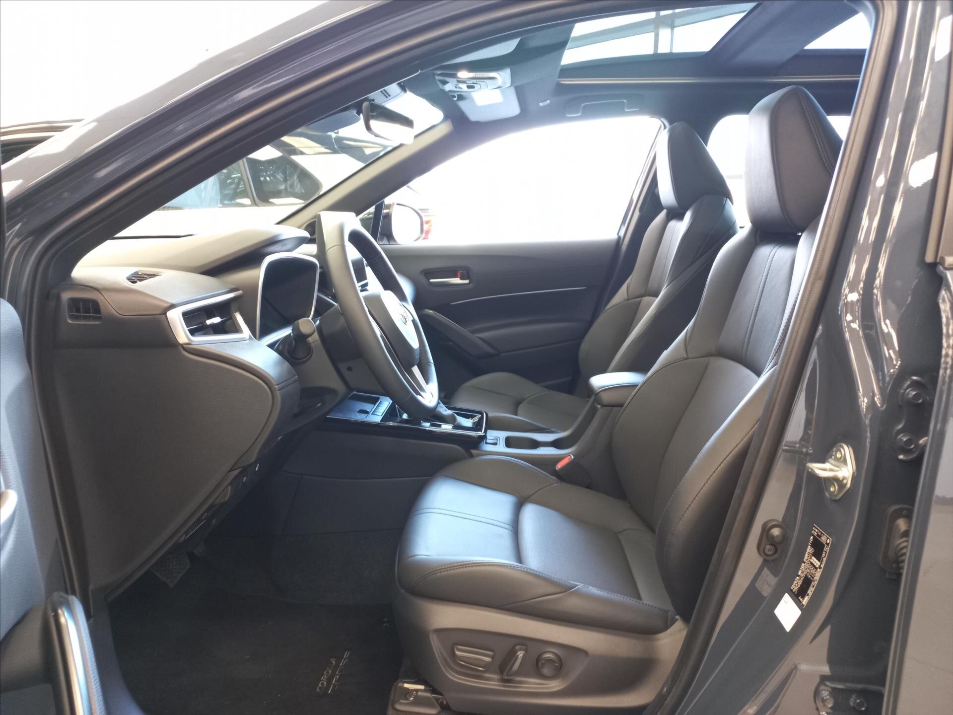 Toyota Corolla Cross CUV 2,0 l 112 kw