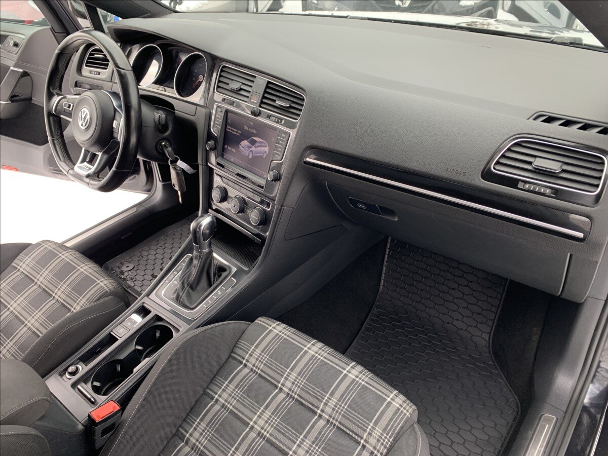 Volkswagen Golf Kombi 2,0 l 135 kw