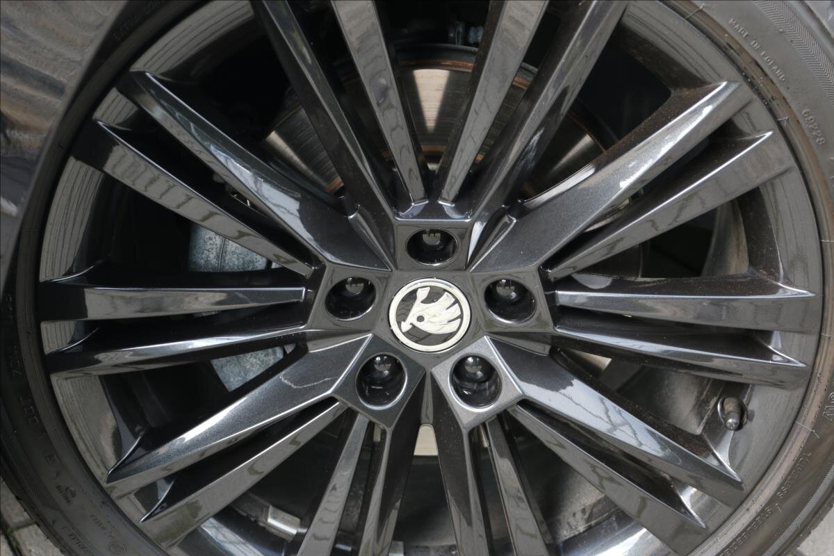 Škoda Superb Sedan / Limuzína 2,0 l 140 kw