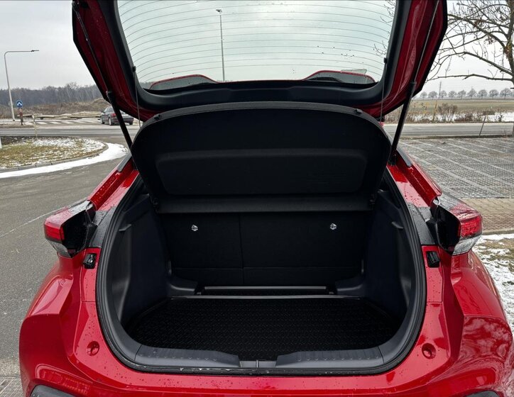 Toyota C-HR Hatchback 1,8 l 72 kw