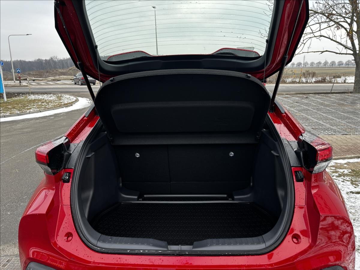 Toyota C-HR Hatchback 1,8 l 72 kw