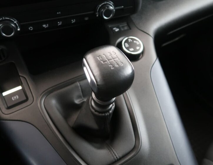 Peugeot Rifter MPV 1,5 l 96 kw