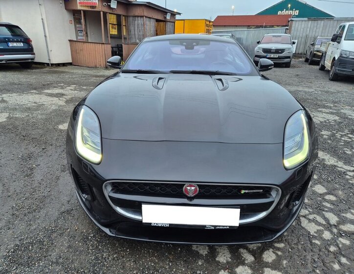 Jaguar F-Type Kupé 2,0 l 221 kw