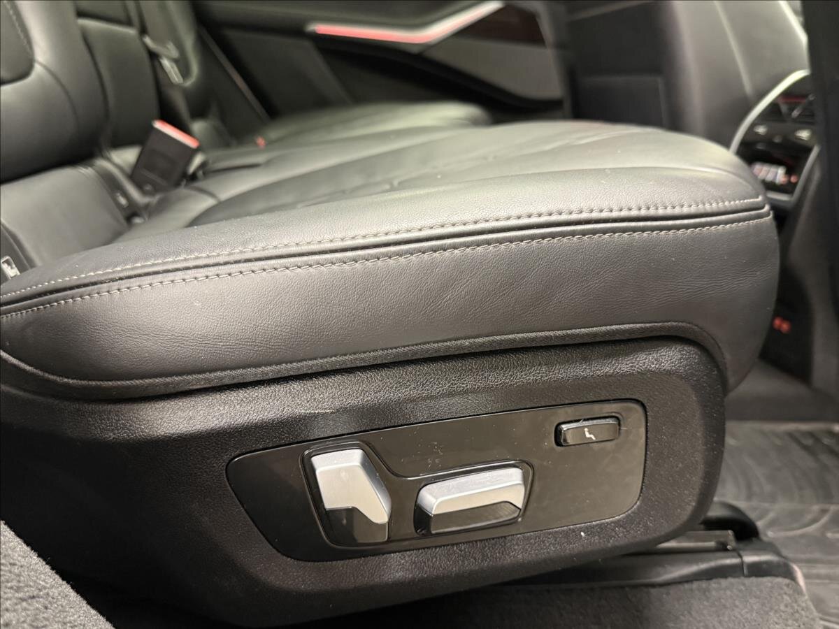 BMW X7 Kombi 3,0 l 250 kw