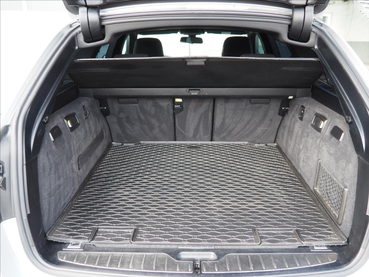 BMW Řada 5 Kombi 3,0 l 190 kw