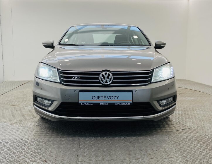 Volkswagen Passat Sedan / Limuzína 2,0 l 130 kw