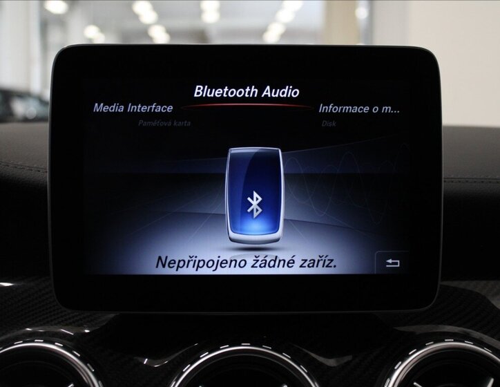 Mercedes-Benz GLA SUV / Terénní 2,0 l 155 kw