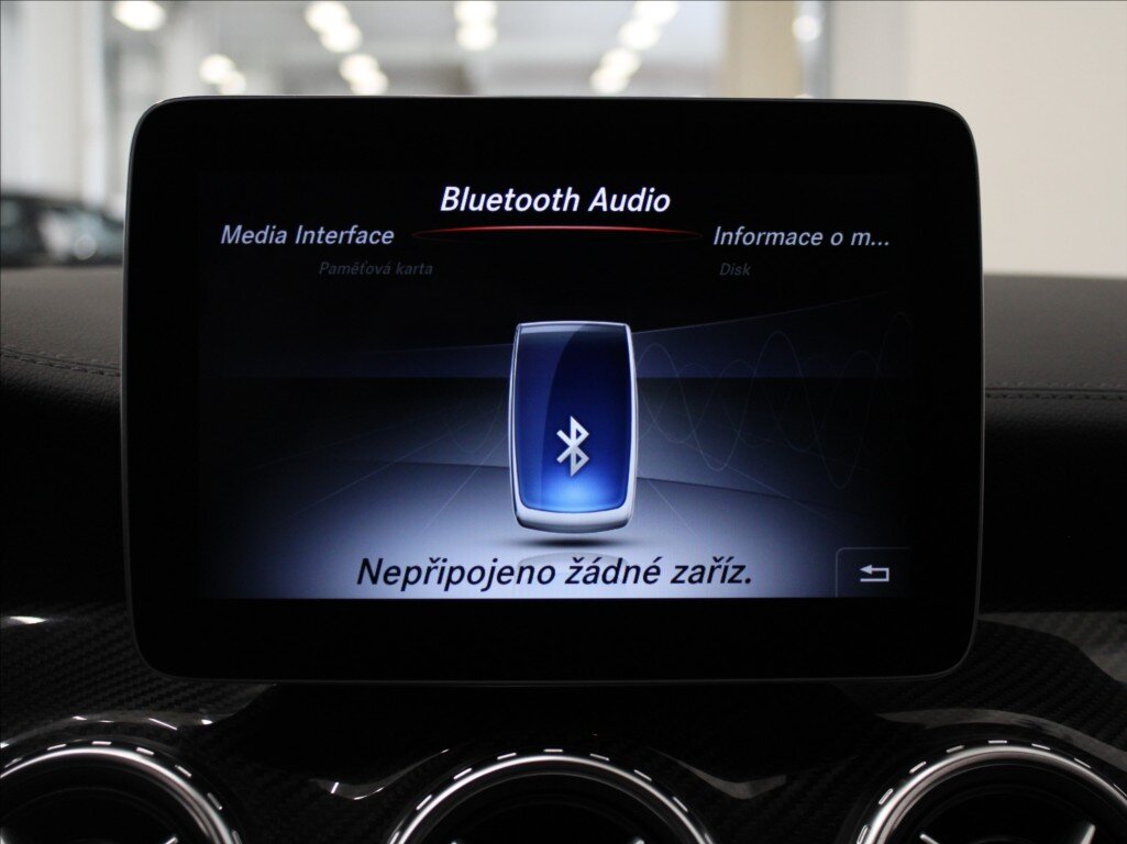 Mercedes-Benz GLA SUV / Terénní 2,0 l 155 kw