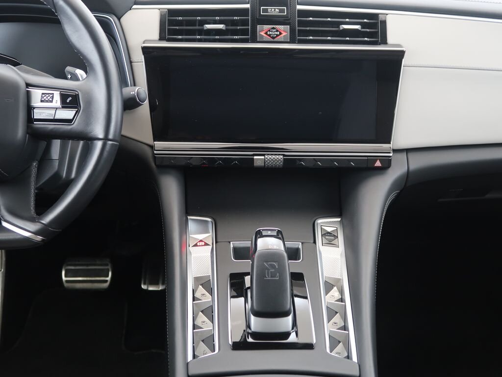 DS Automobiles DS9 Sedan / Limuzína 1,6 l 147 kw