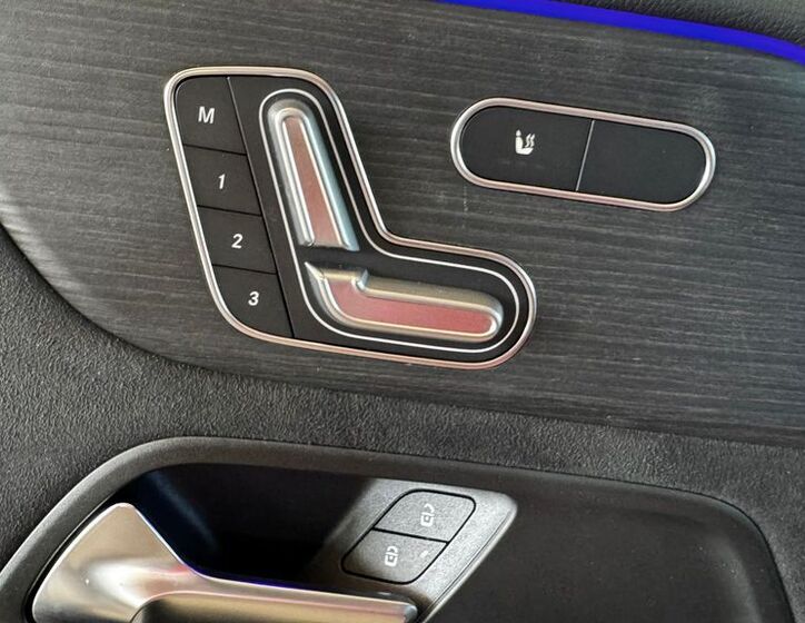 Mercedes-Benz GLA 10