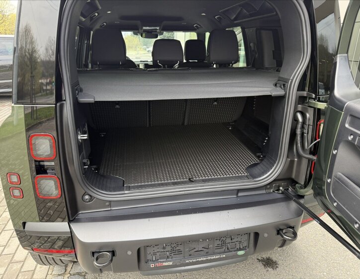 Land Rover Defender SUV / Terénní 3,0 l 184 kw