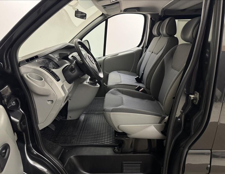 Opel Vivaro Kombi 2,5 l 107 kw