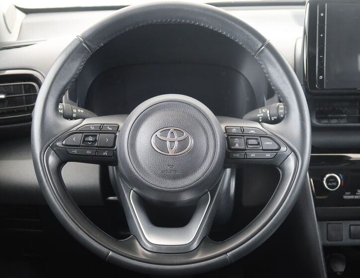 Toyota Yaris Cross 15