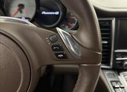 Porsche Panamera 12