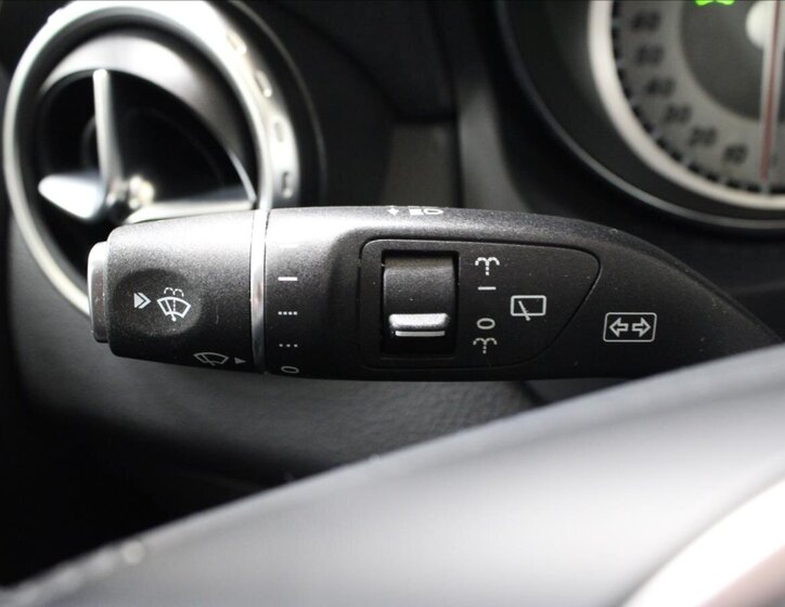 Mercedes-Benz GLA Kombi 1,6 l 90 kw