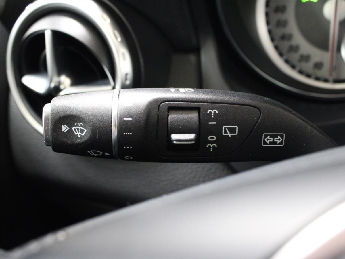 Mercedes-Benz GLA Kombi 1,6 l 90 kw