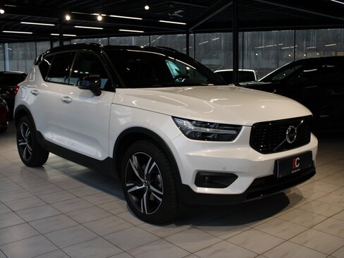 Volvo XC40 SUV / Terénní 2,0 l 140 kw