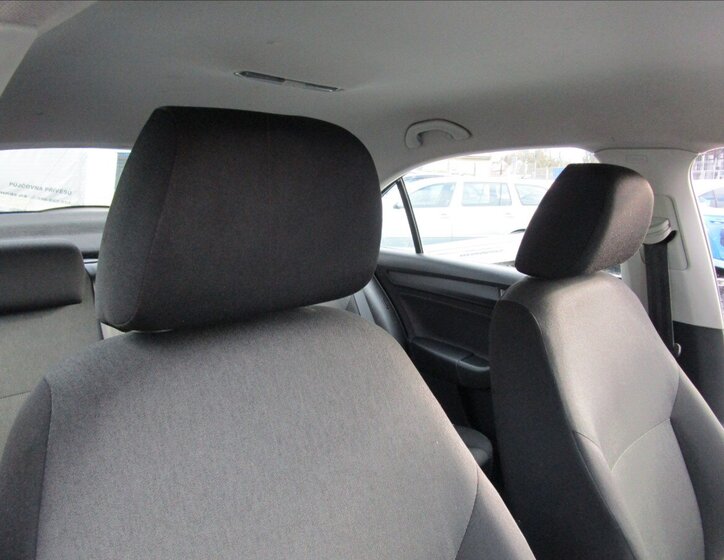 Škoda Rapid Sedan 999,0 70 kw