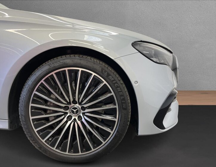 Mercedes-Benz Třídy E Kombi 2,0 l 145 kw