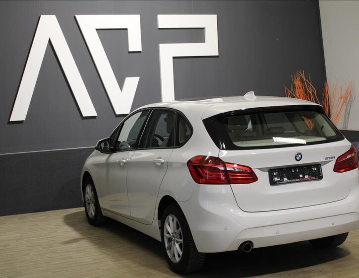 BMW Řada 2 10